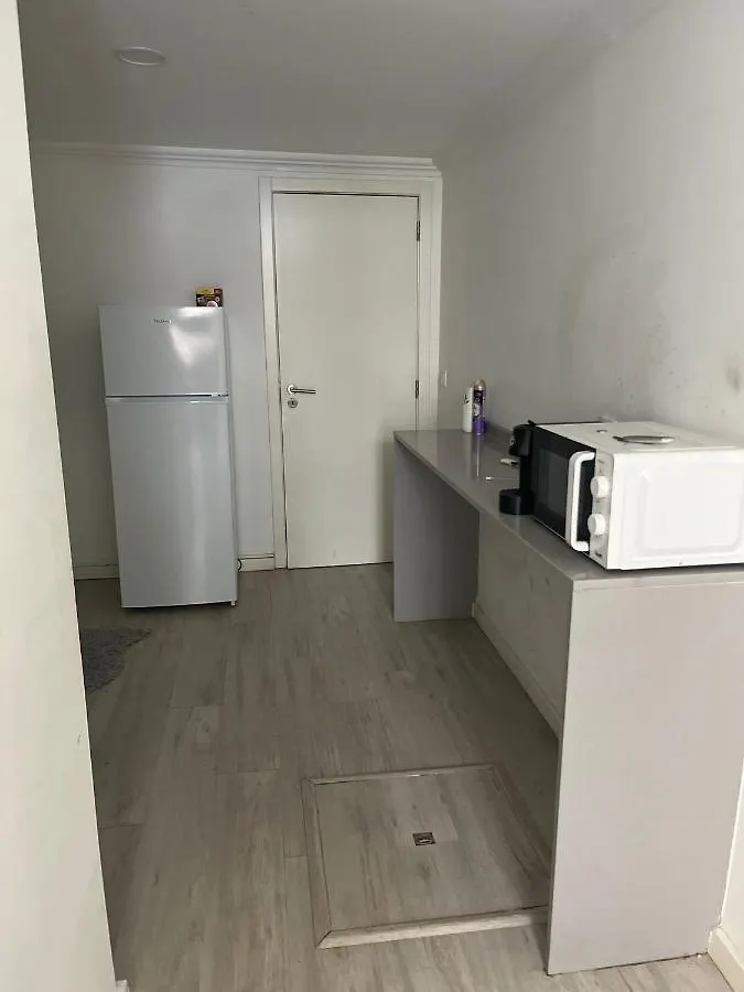 Suite Privado Lisbon 0*,